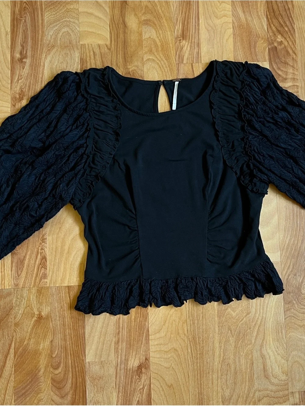 VGUC Free People Black Ruffled Puff Sleeve Long Sleeve Olivia Top